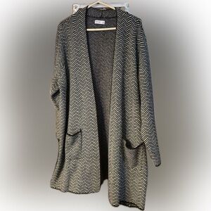 Chevron Patterned Black and White Women's Sweater